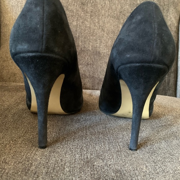 Kate & Mel Black Suede Heels - Picture 4 of 8